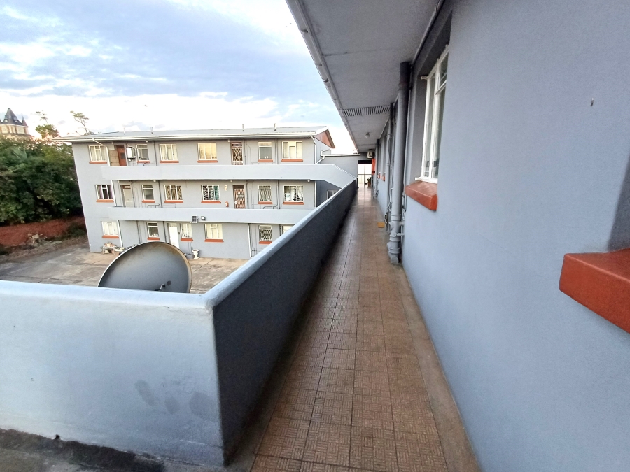 2 Bedroom Property for Sale in Uitenhage Central Eastern Cape